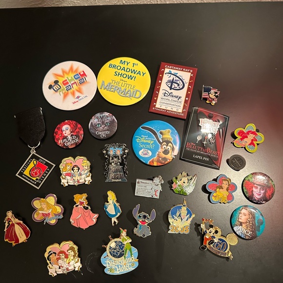 Vintage Disney Parks Buttons & Pins Bundle (25+ Pieces) 🎊✨ - Picture 5 of 7